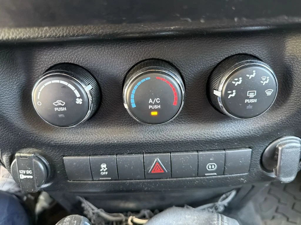 Used 2011 Silver Jeep Rubicon image 16