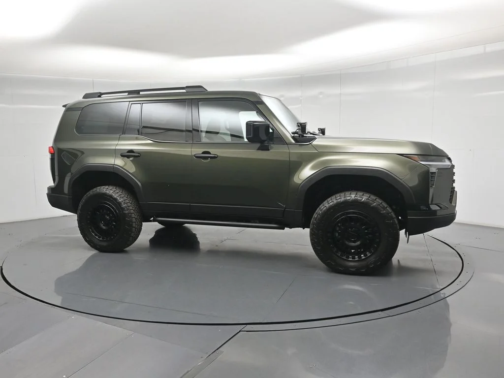 Used 2025 Green Lexus 550 Overtrail+ image 24