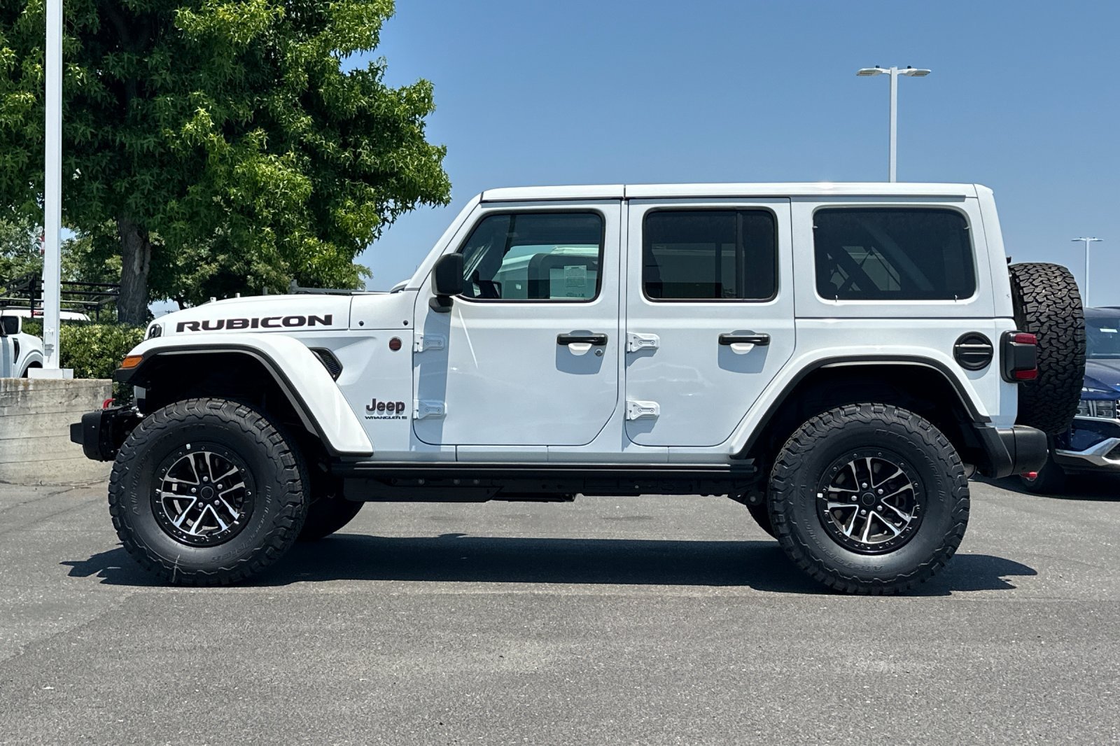 New 2026 Bright White Clearcoat Jeep Rubicon X image 7
