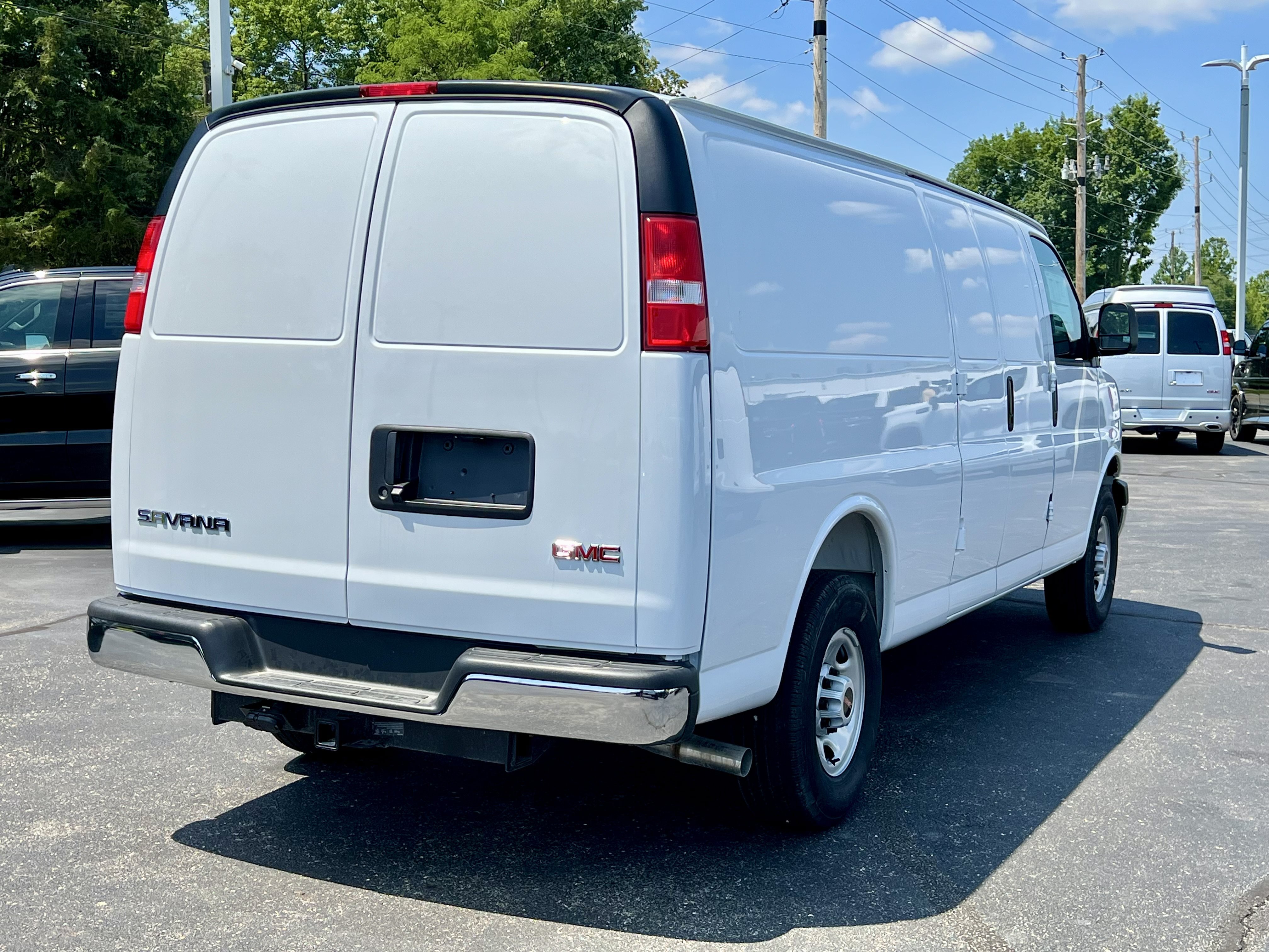 New 2026 Summit White GMC Work Van image 9