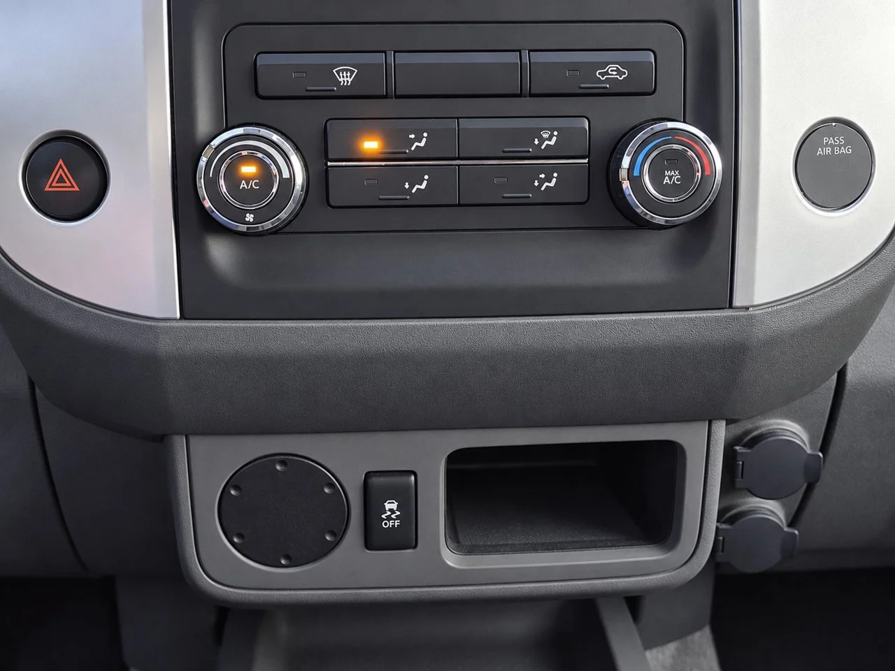 Used 2015 Metallic Blue Nissan S image 16