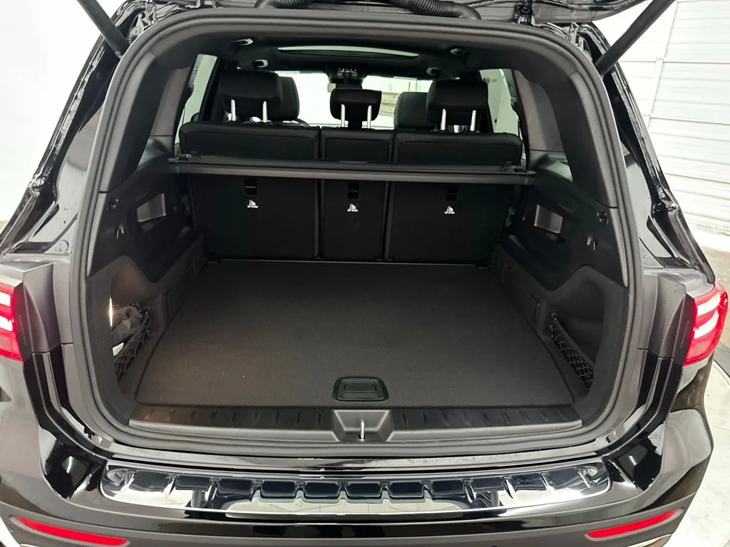 New 2026 Black Mercedes-Benz GLB 250 image 27