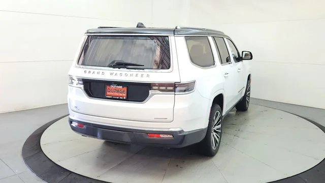 Used 2022 White Jeep Series III image 9