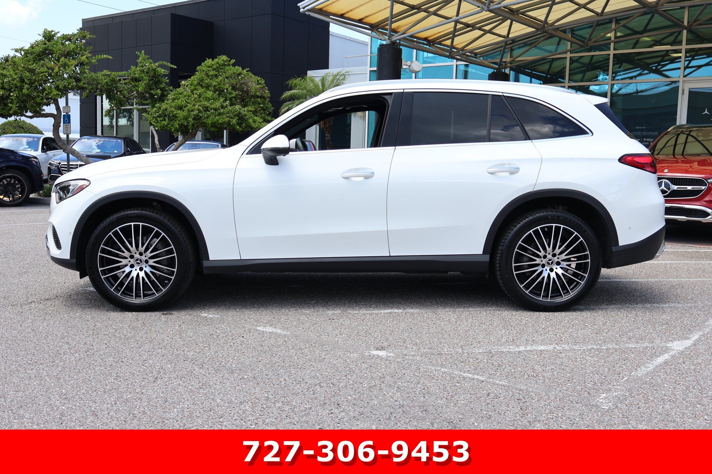 Certified Used 2025 Polar White Mercedes-Benz GLC 300 image 6