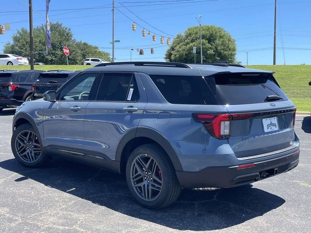 New 2026 Vapor Blue Metallic Ford ST-Line image 5