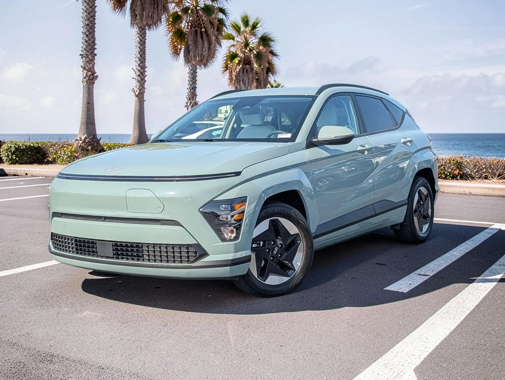 Used 2024 Green Hyundai SEL image 2