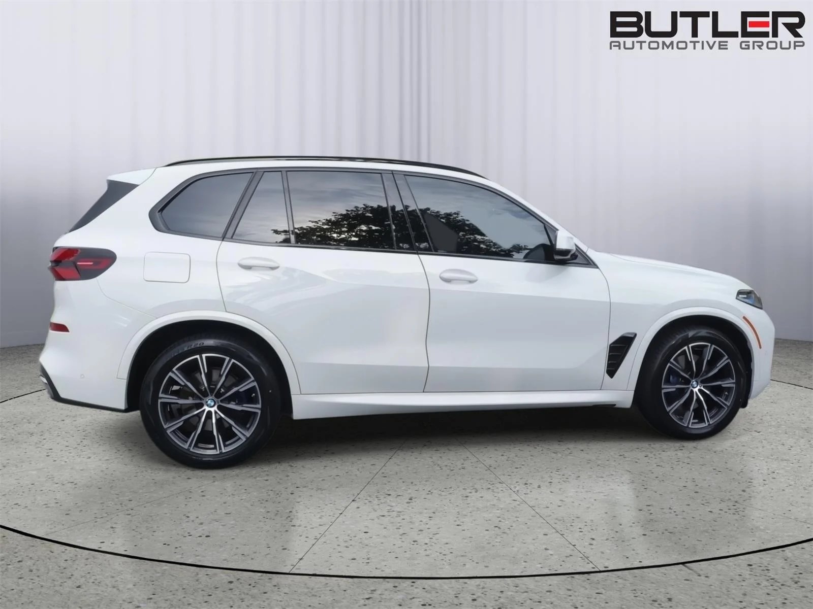 Certified Used 2024 Alpine White BMW xDrive40i image 8