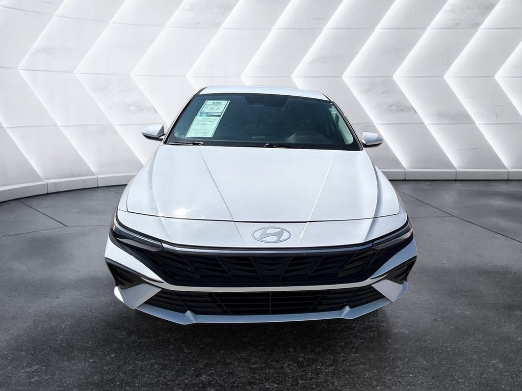 Used 2024 White Hyundai SEL image 2