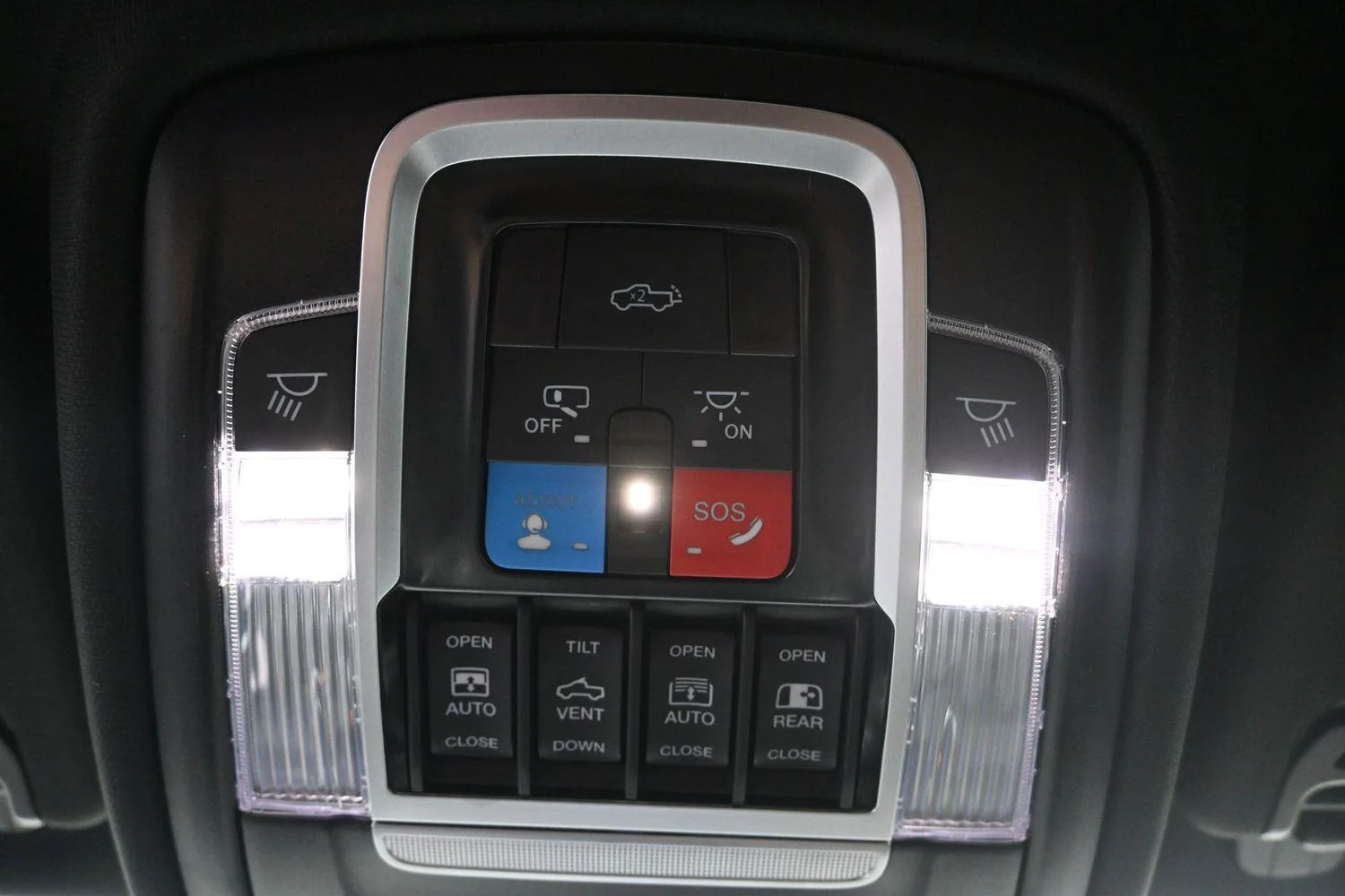 New 2026 Bright White Clear-Coat Exterior Paint RAM Laramie image 35