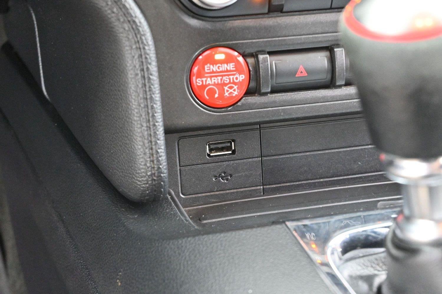 Used 2016 Oxford White Ford GT image 28