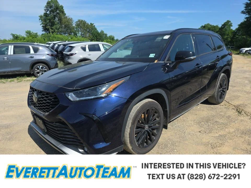 Used 2023 Blue Toyota L image 1