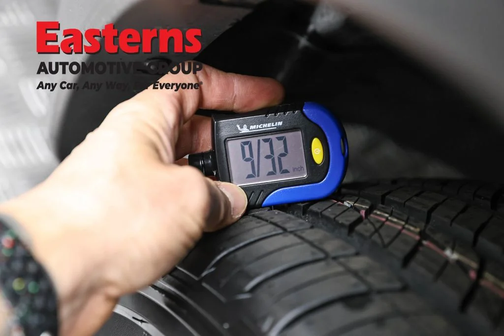 Used 2025 Red Nissan SV image 28