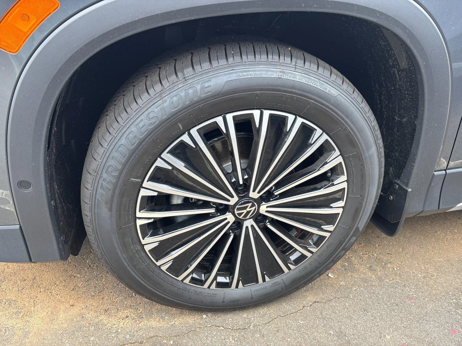 New 2026 Platinum Gray Metallic Volkswagen S image 10