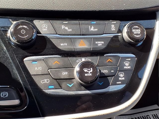 Used 2024 White Chrysler Touring L image 18