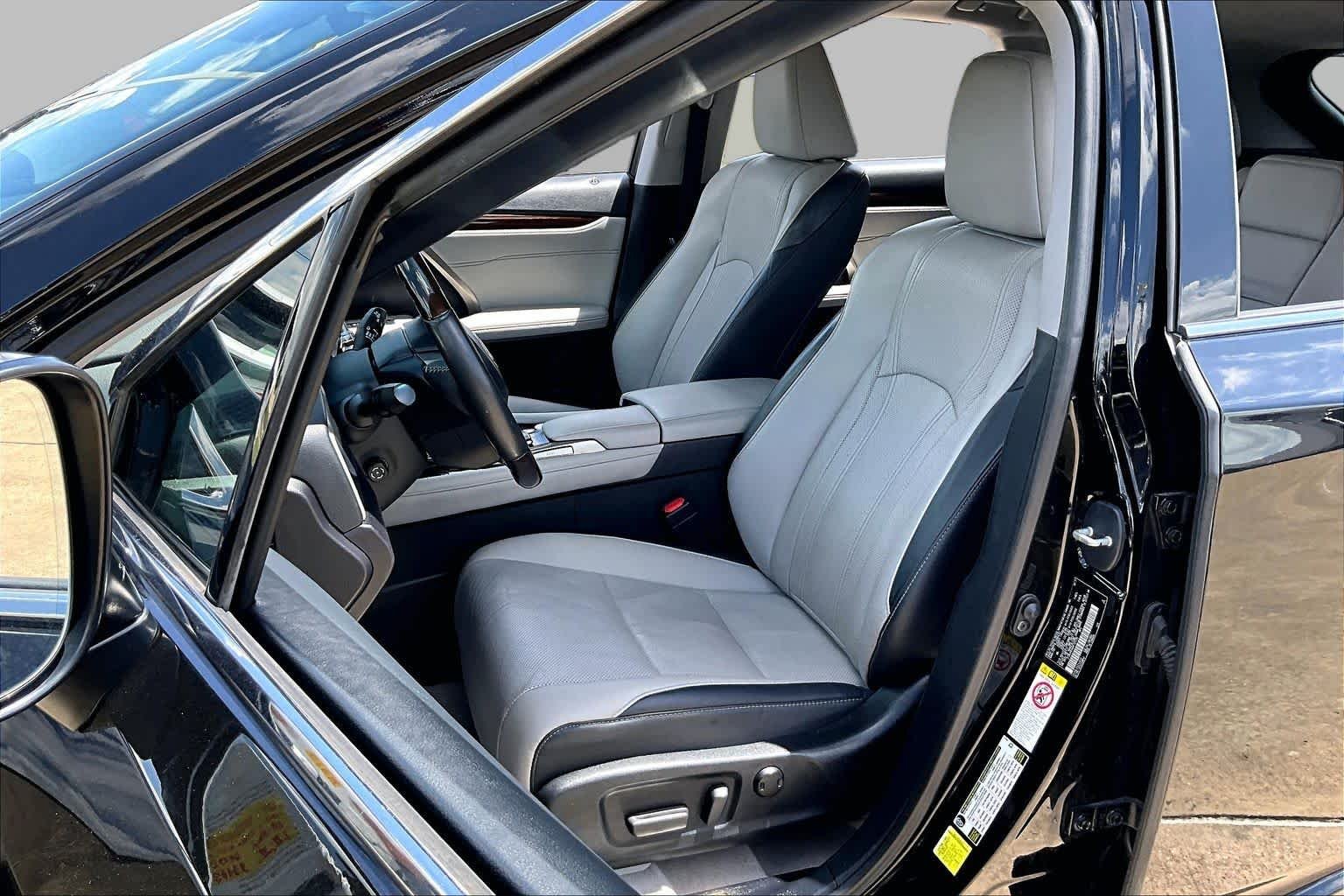 Used 2017 Obsidian Lexus  image 8