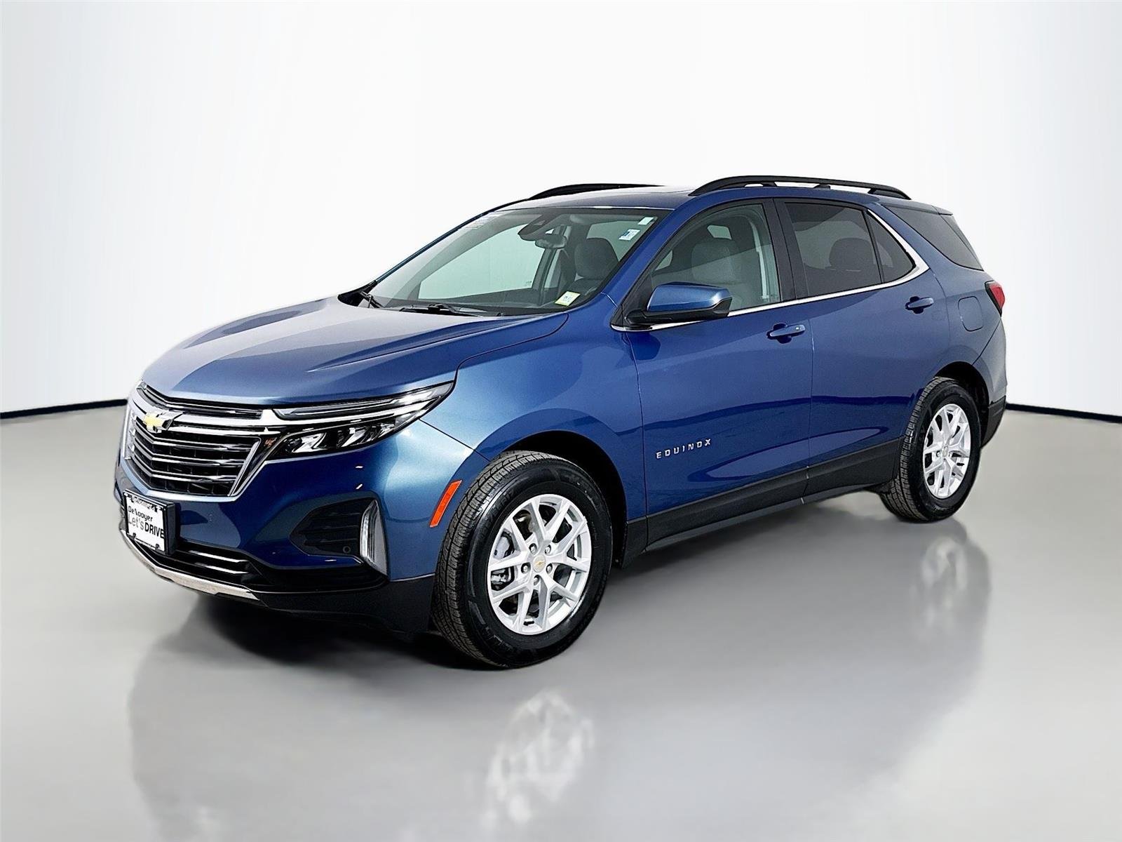 Used 2024 Lakeshore Blue Metallic Chevrolet LT image 5