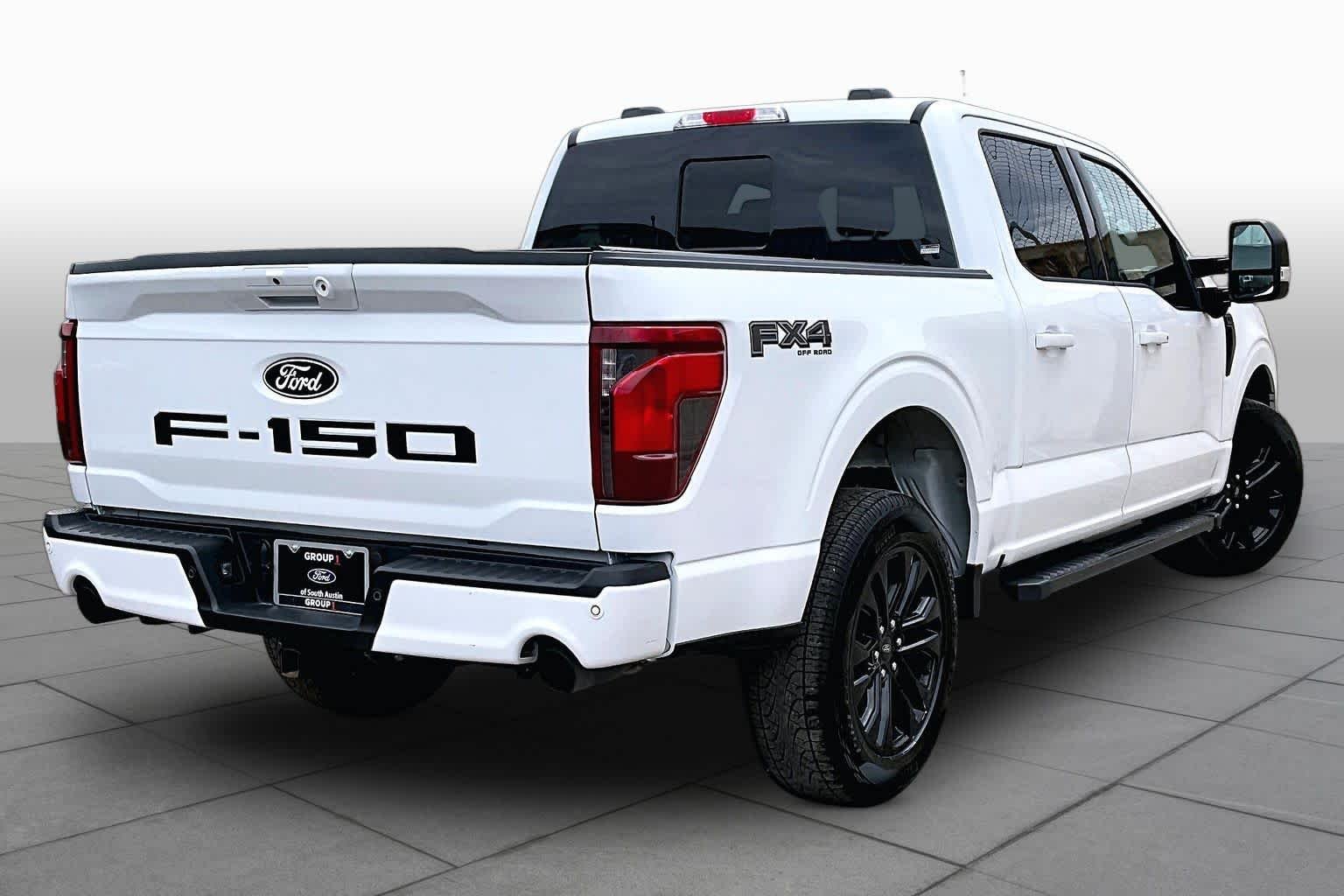 Used 2025 Oxford White Clearcoat Ford XLT image 19