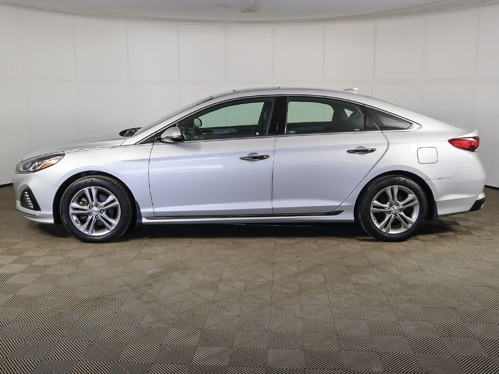 Used 2019 Silver Hyundai Sport image 13