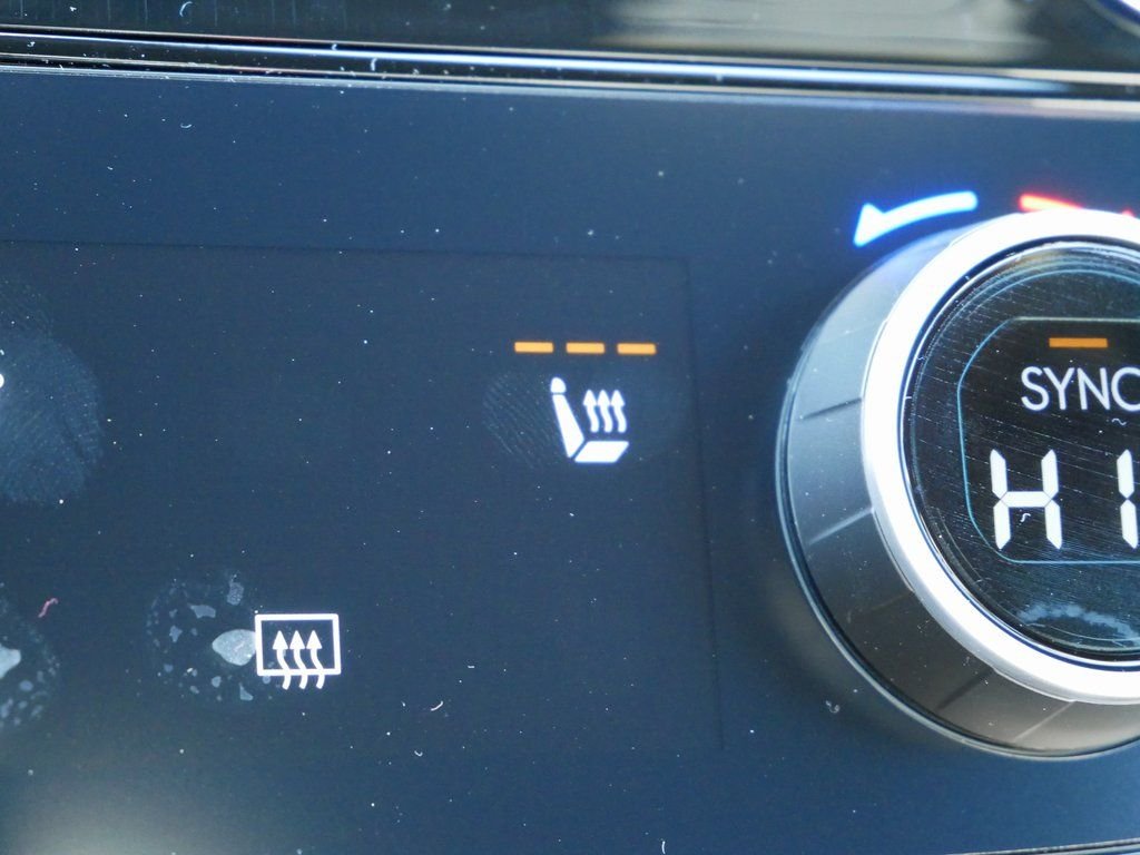 Certified Used 2025 Black Hyundai SEL image 16