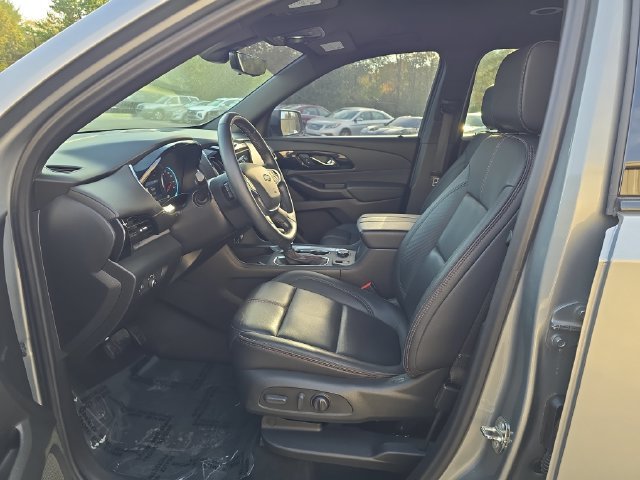 Used 2023 Gray Chevrolet RS image 13