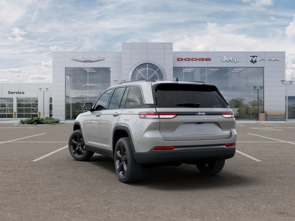 New 2026 Silver Zynith Exterior Paint Jeep Limited image 3
