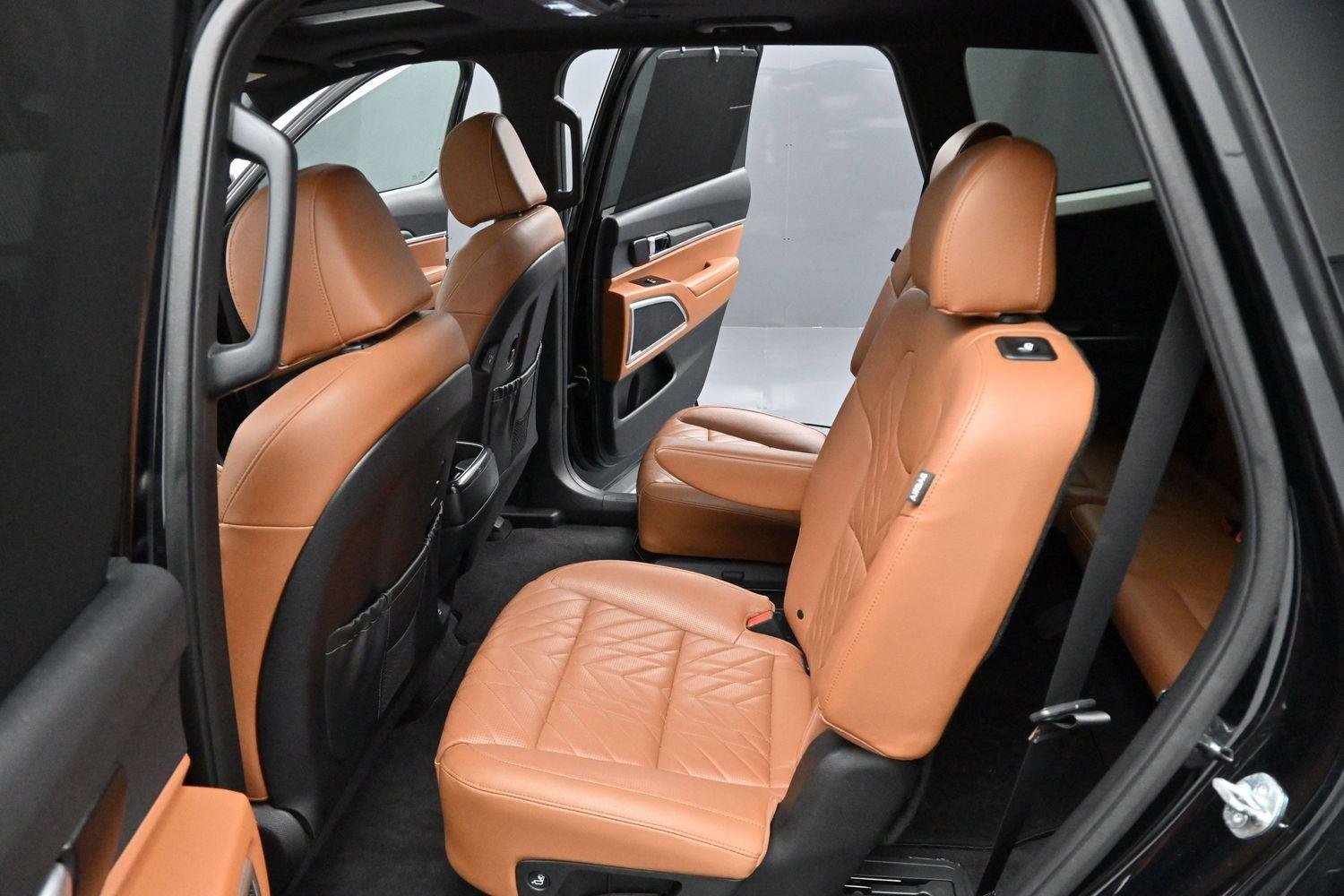 Used 2023 Ebony Black Kia EX X-Line image 29