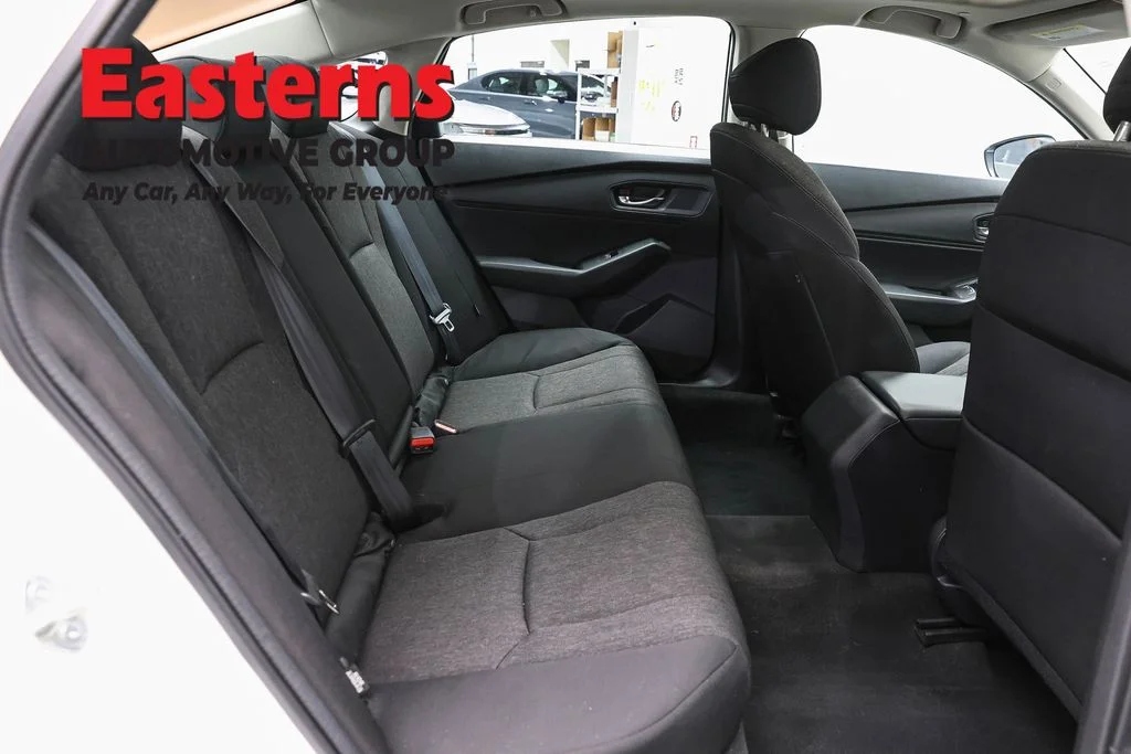 Used 2023 White Honda EX image 23