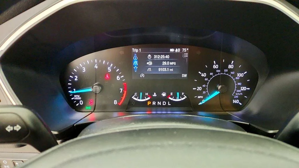 Used 2021 Oxford White Ford SE AWD image 14