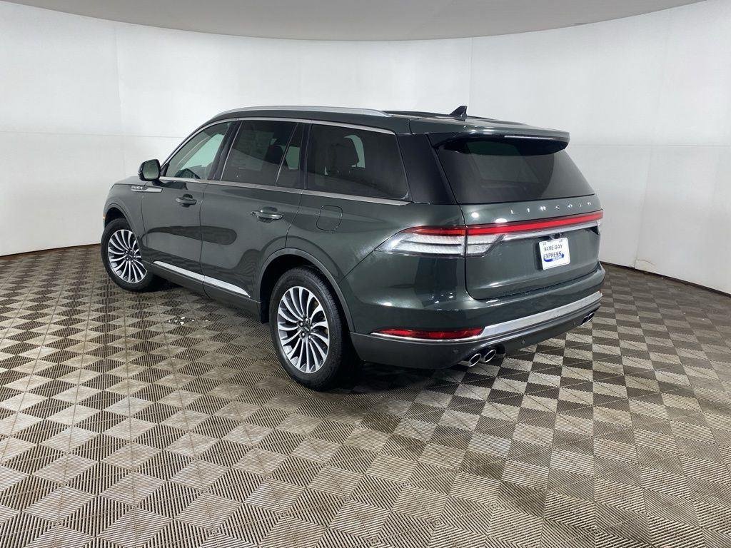 Used 2022 Green Metallic Lincoln Reserve image 7