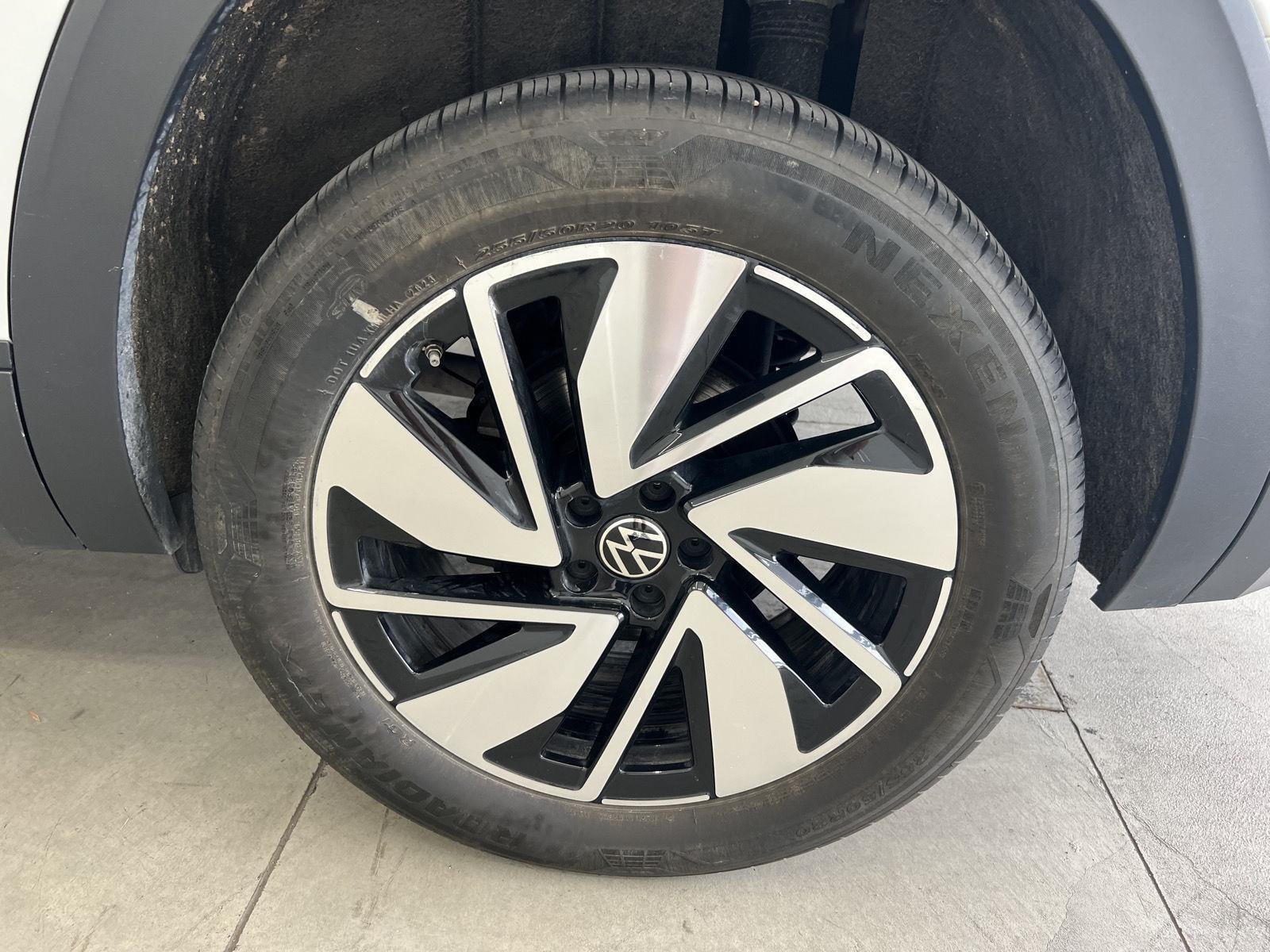 2024 Volkswagen Atlas SE w/Tech - Photo 10