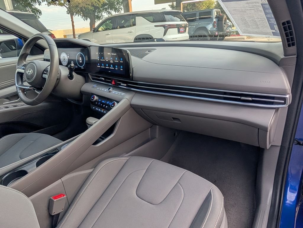 Used 2025 Blue Hyundai SEL Convenience image 23