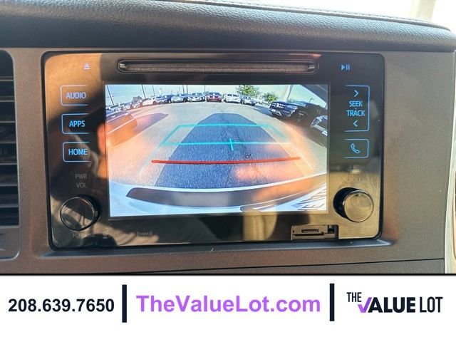 Used 2017 White Toyota XLE Premium image 18