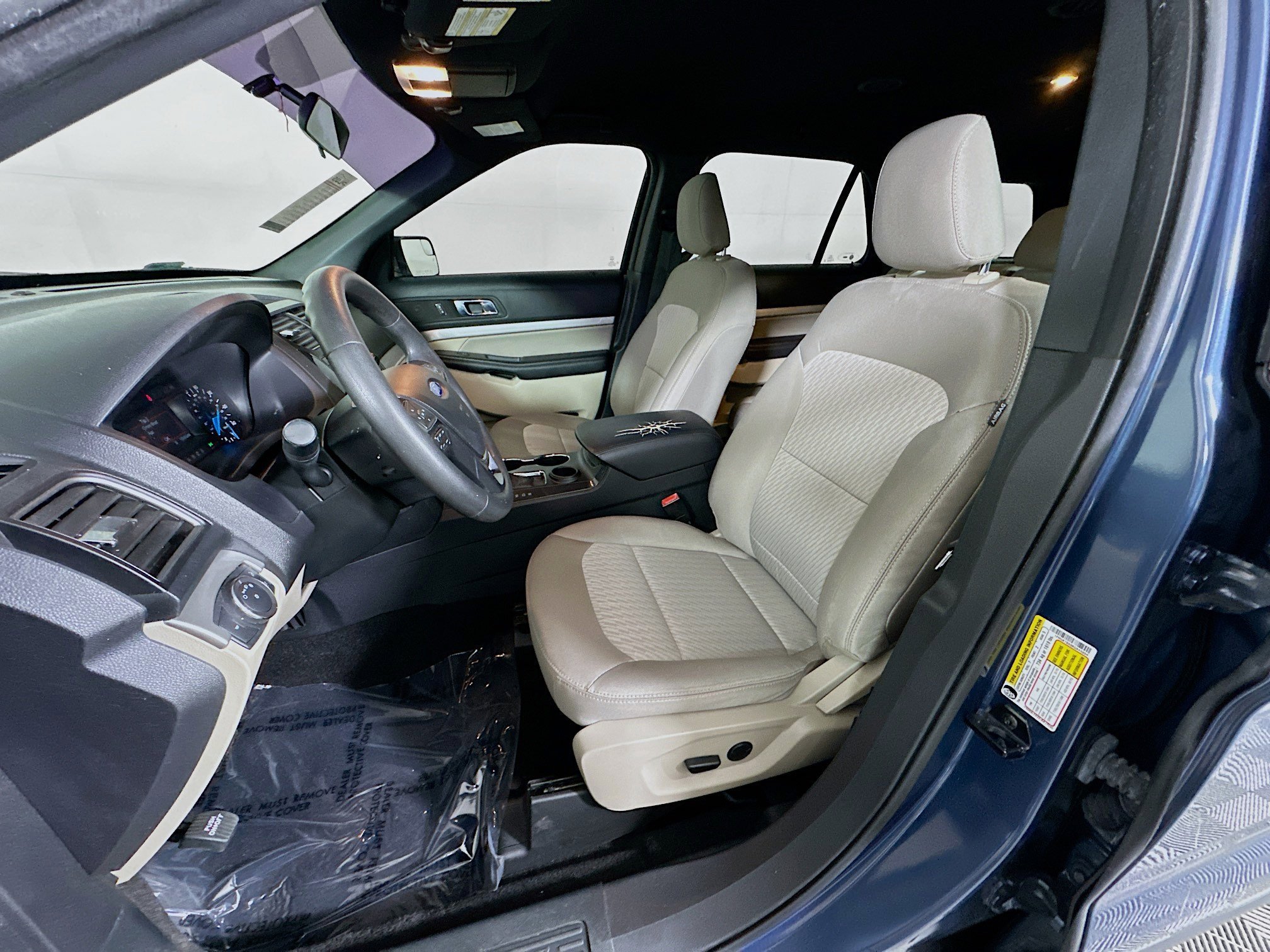 Used 2019 Blue Metallic Ford Base image 12