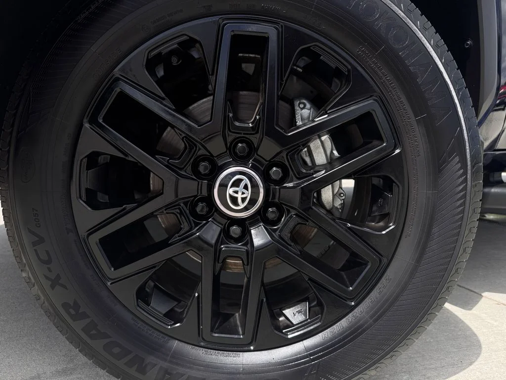Used 2025  Toyota Limited image 9