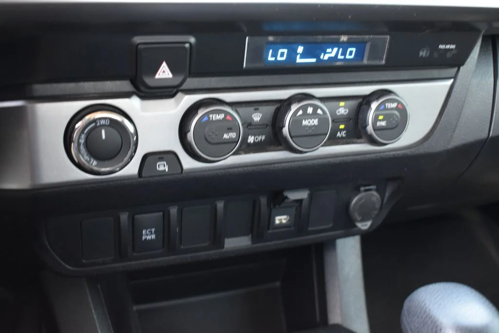 Certified Used 2022 Blue Crush Metallic Toyota SR5 image 13