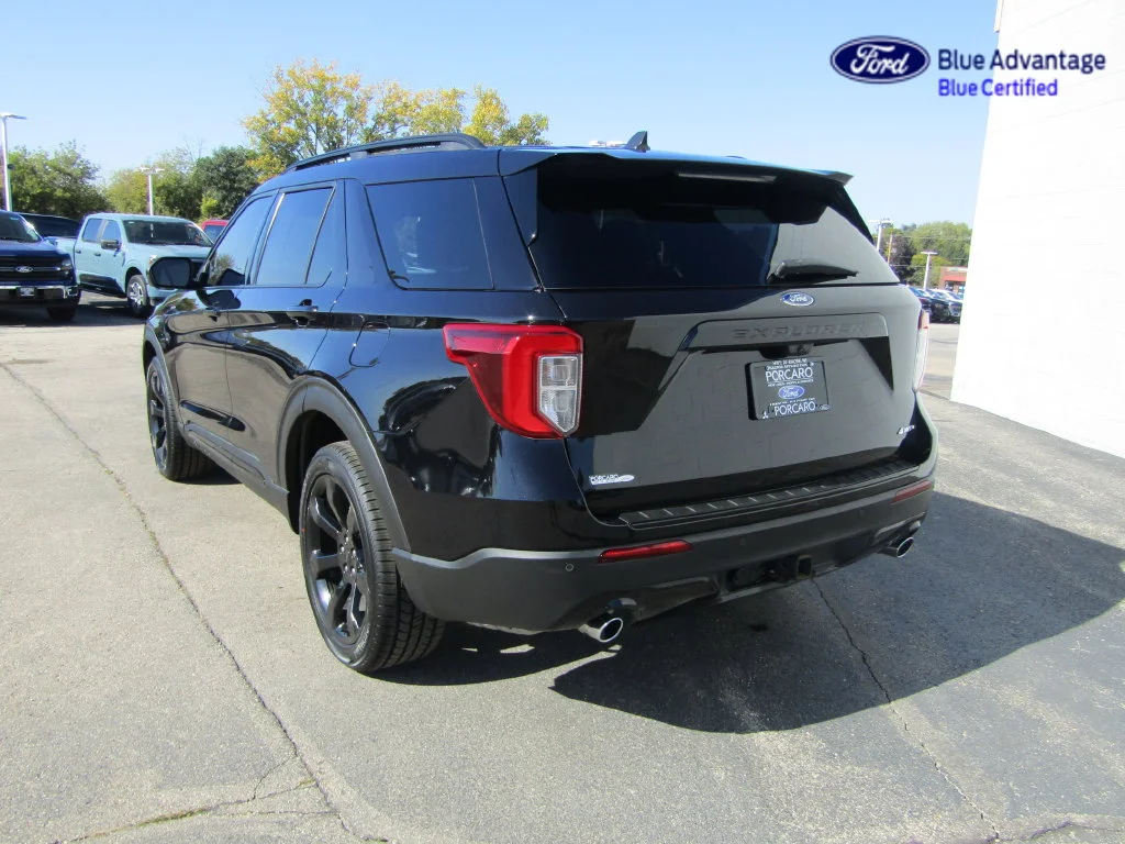 Certified Used 2022 Agate Black Metallic Ford ST-Line image 5