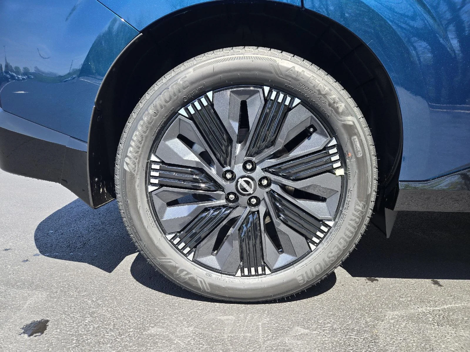 New 2026 Aurora Blue Pearl Metallic/Super Black Nissan Platinum image 9