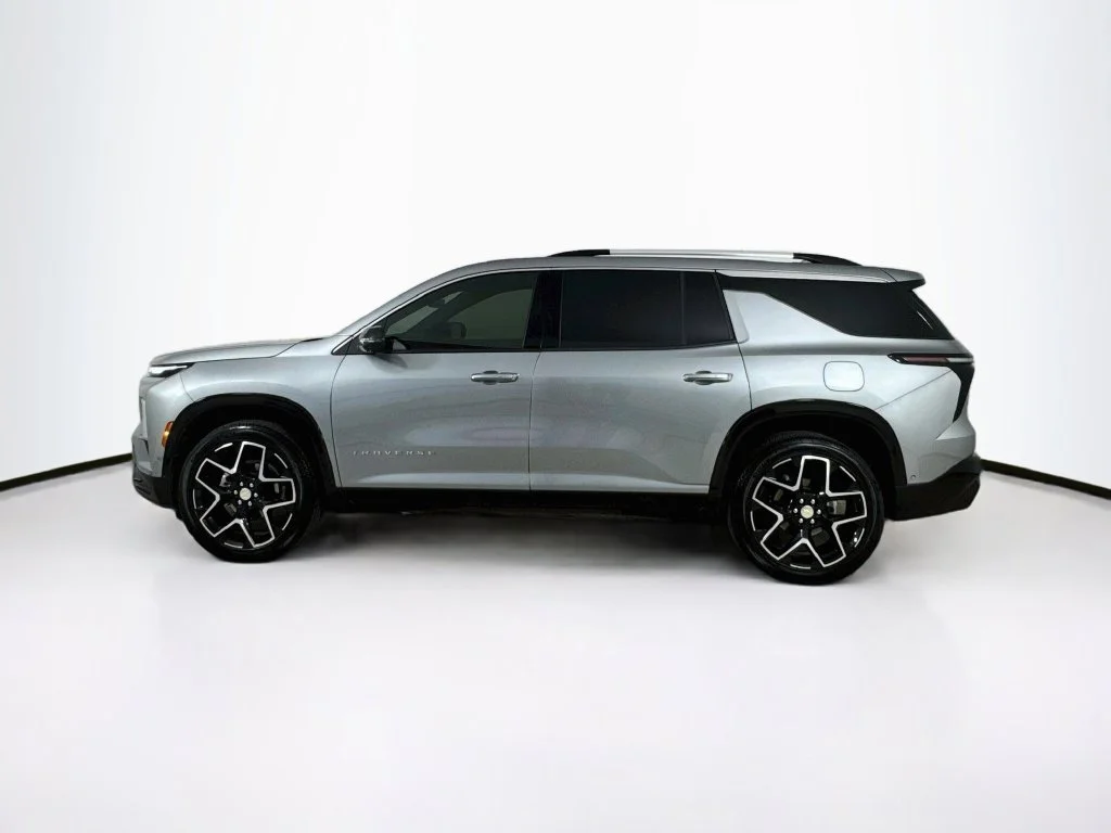 Used 2025 Sterling Gray Metallic Chevrolet High Country image 4