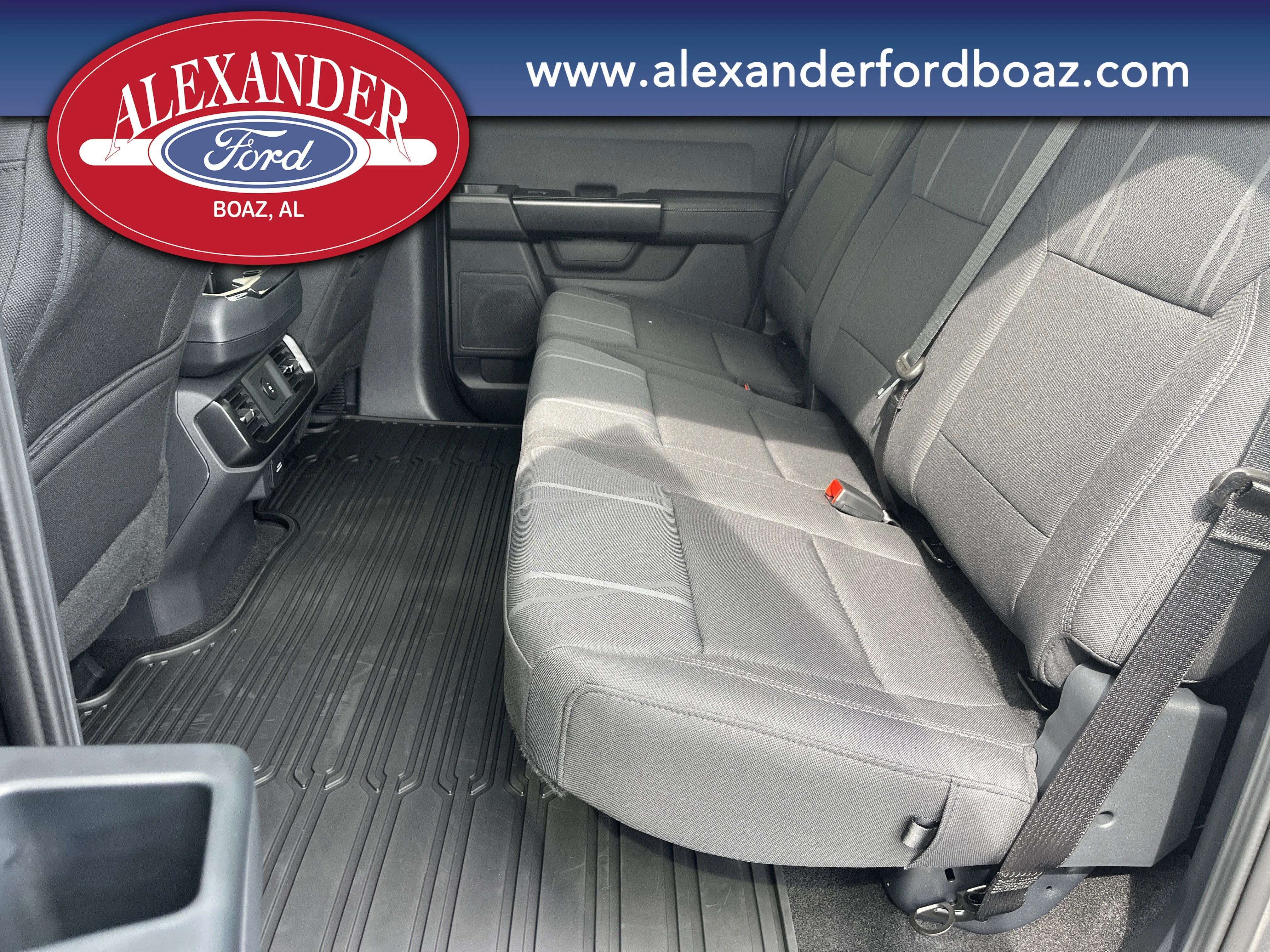 New 2026 Carbonized Gray Metallic Ford Lobo image 15