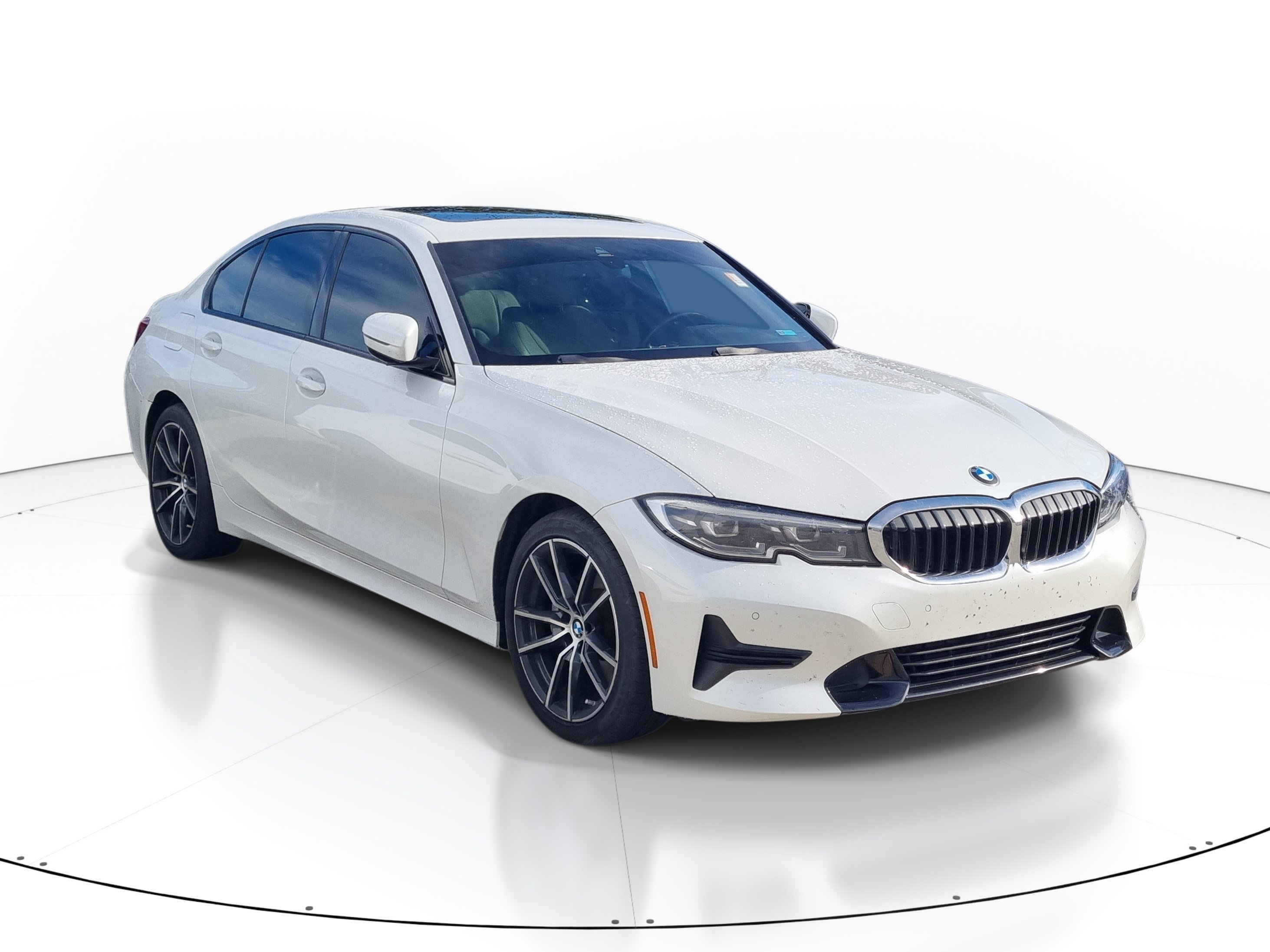 Used 2022 White Metallic BMW 330i image 1