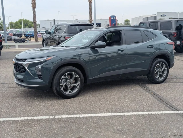 2025 Chevrolet Trax LT