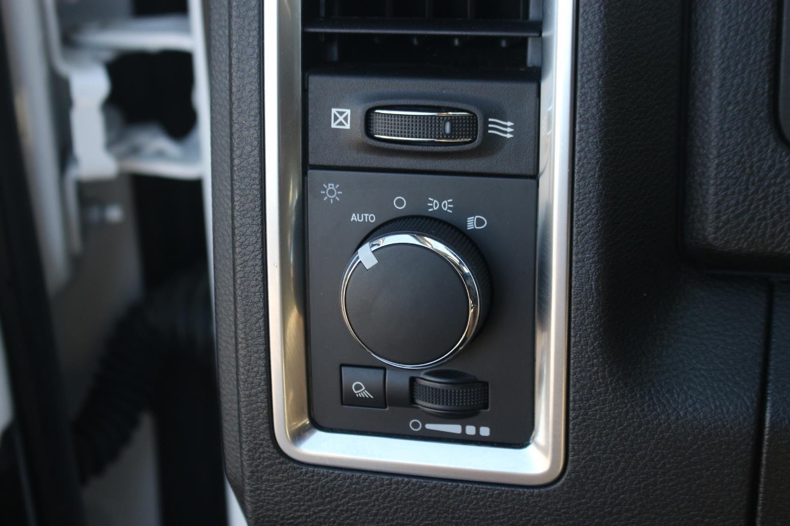 Used 2023 White Ram SLT image 29