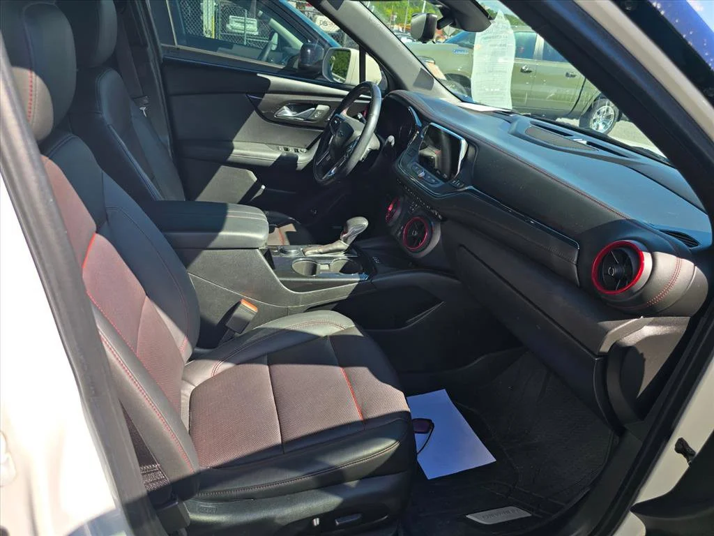 Used 2019 White Chevrolet RS image 9