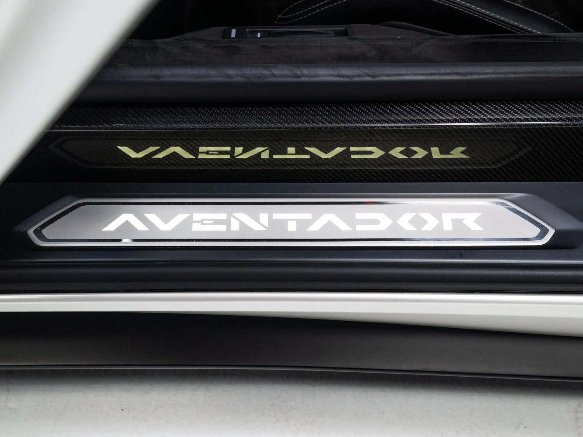 Used 2018 Bianco Isis Lamborghini  image 37
