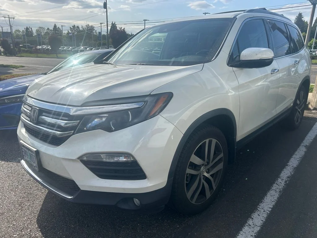 2017 Honda Pilot 4WD Touring's photo