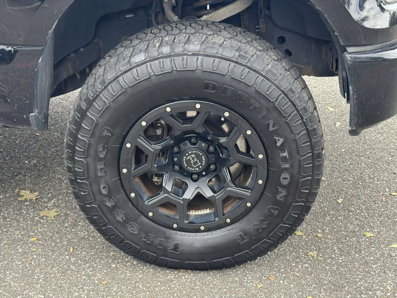 Used 2017 Shadow Black Ford XL image 8