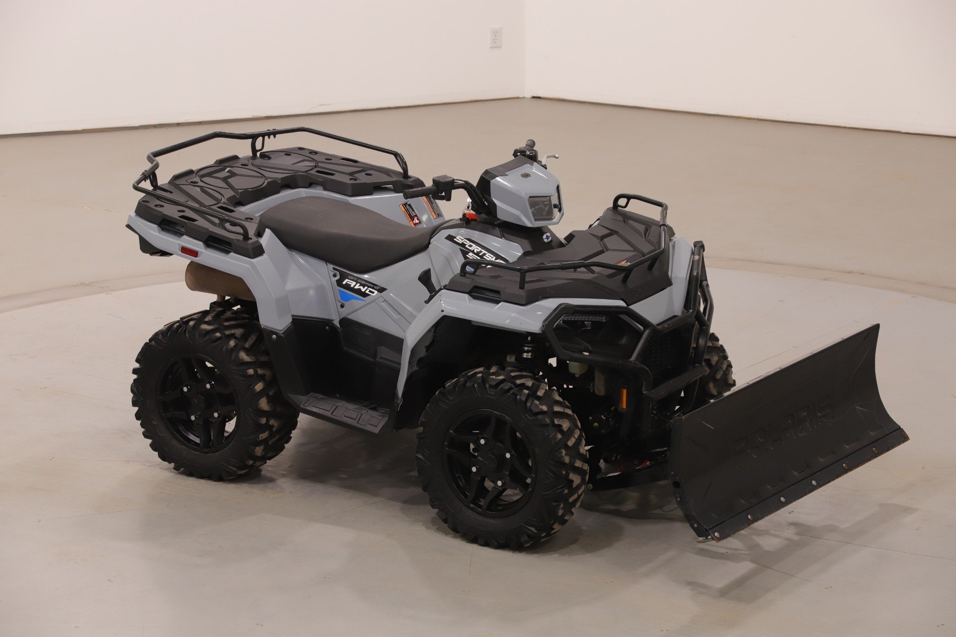 Used 2024  Polaris  image 1