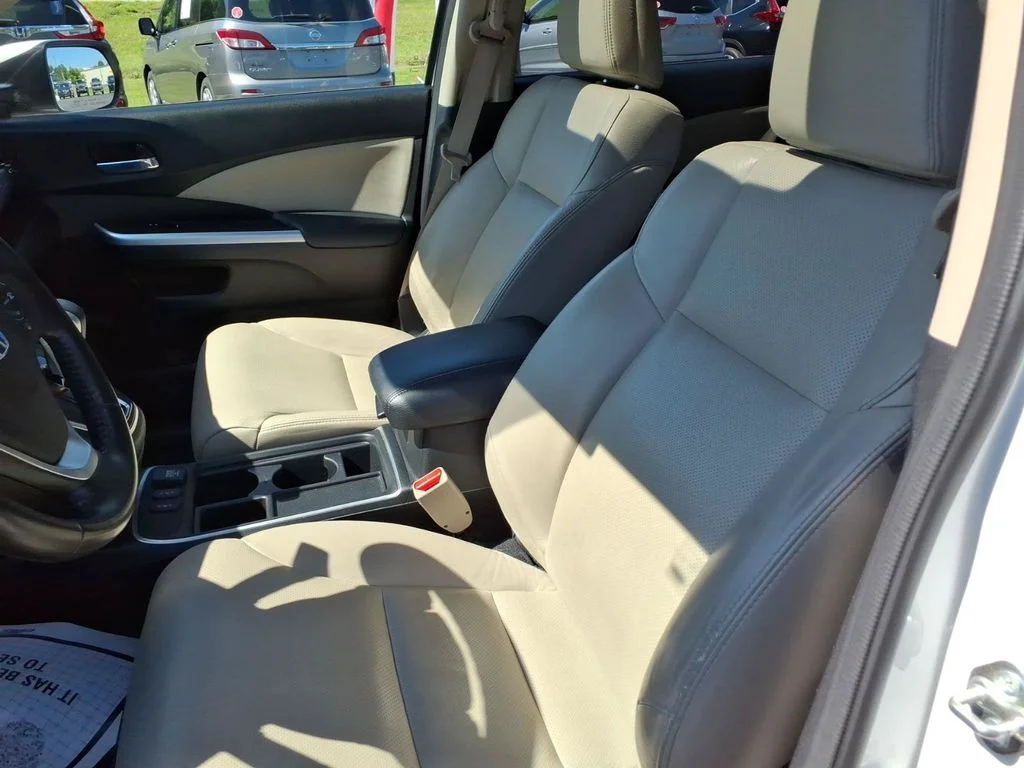 Used 2016 White Honda Touring image 10