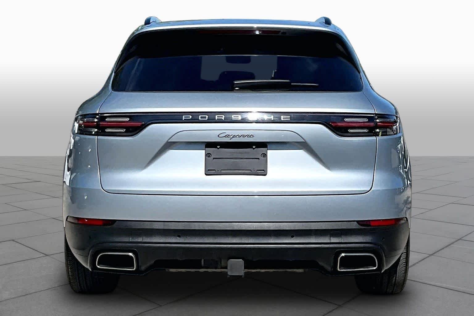 Used 2023  Porsche  image 5