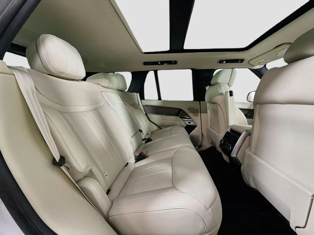 New 2026 Fuji White Land Rover SE image 29